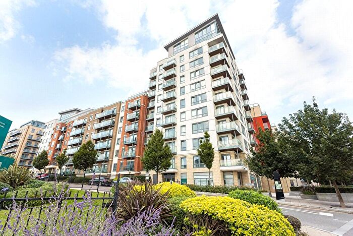 1 Bedroom Apartment For Sale In East Drive, Beaufort Park, Colindale, NW9