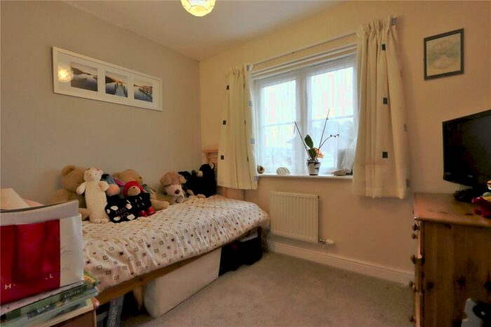 4 Bedroom Detached House For Sale In Goddards Close, Farnborough, Hampshire, GU14