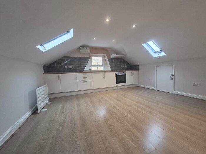 1 Bedroom Flat To Rent In Flat, Ashford Road, Maidstone, Kent, ME14