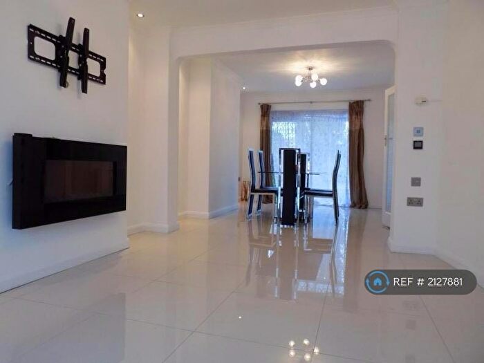 3 Bedroom Semi-Detached House To Rent In Balmoral Road, Harrow, HA2