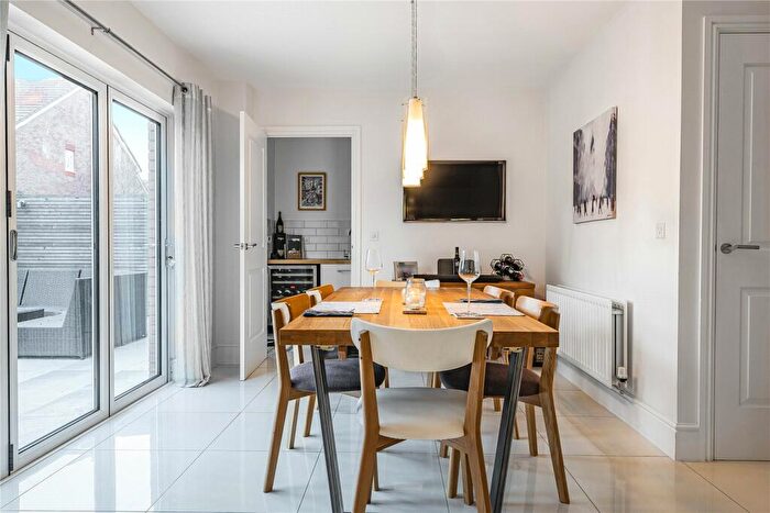 4 Bedroom Detached House For Sale In Pythouse Close, Badbury Park, Swindon, SN3
