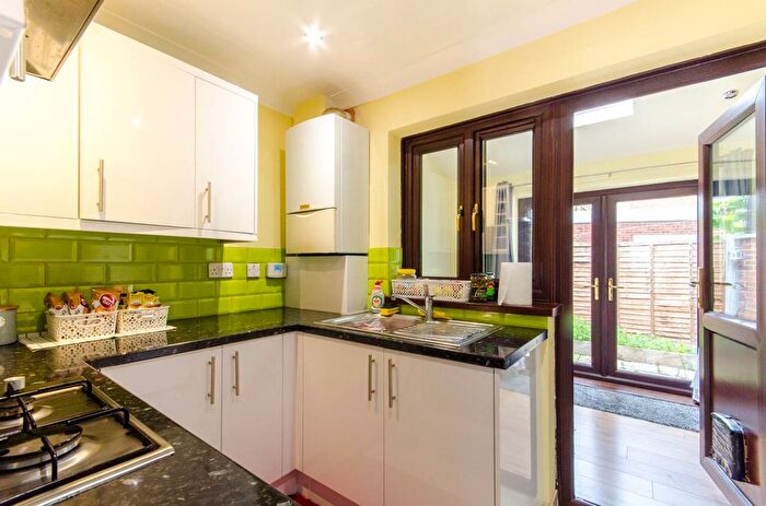 1 Bedroom Terraced House To Rent In Atwell Road, Leyton, Leyton, London, E10