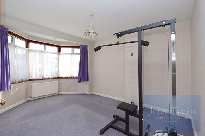 3 Bedroom Semi-Detached House For Sale In Whitehall Close, Chigwell, IG7