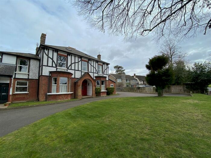 1 Bedroom Flat To Rent In Wrotham Road, Meopham, Gravesend, DA13