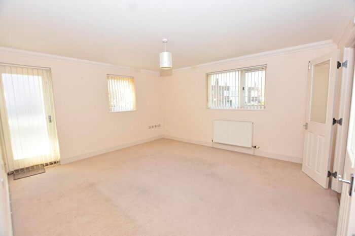 2 Bedroom Apartment To Rent In Ashley House, Vista Road, CO15