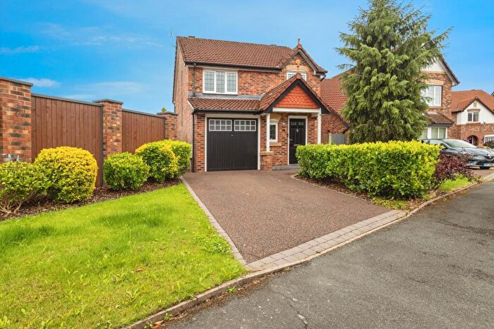 3 Bedroom Detached House For Sale In Ash Tree Avenue, Droylsden, Lancashire, M43