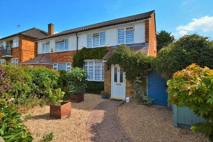 3 Bedroom Semi-Detached House To Rent In Long Readings Lane, Slough, SL2