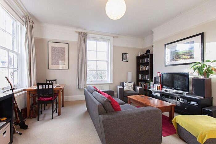 1 Bedroom Flat To Rent In London, SW11