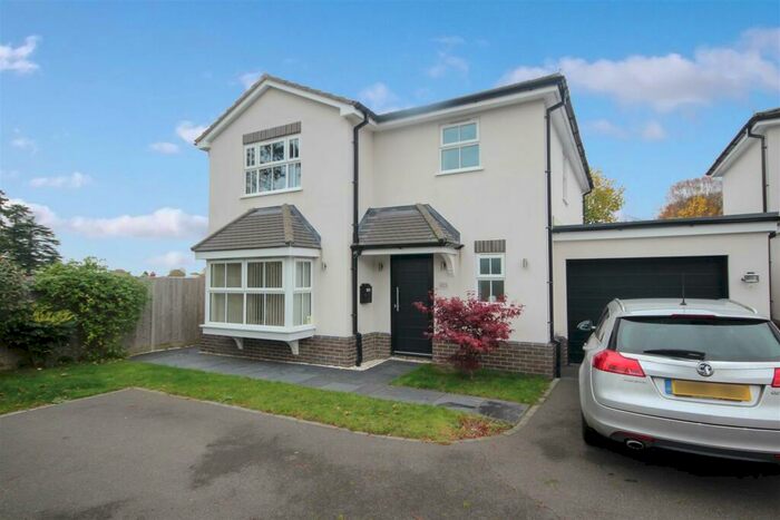 4 Bedroom House To Rent In Horseshoe Lane East, Guildford, GU1