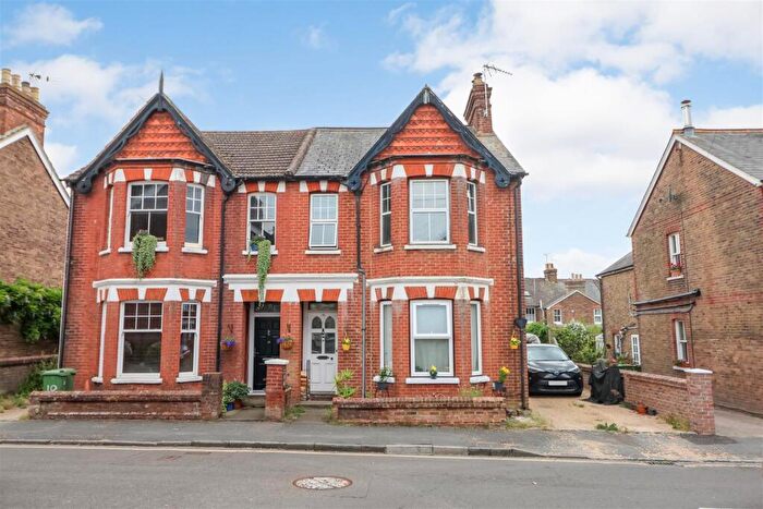 1 Bedroom Flat For Sale In Wellington Road, Horsham, RH12