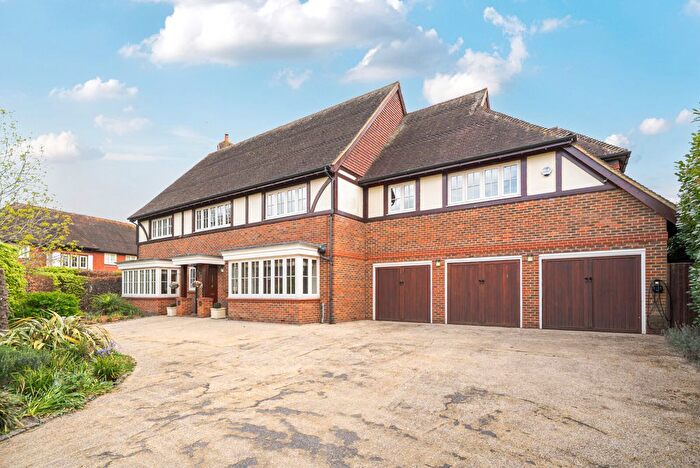 6 Bedroom Detached House To Rent In Lockestone, Weybridge, KT13