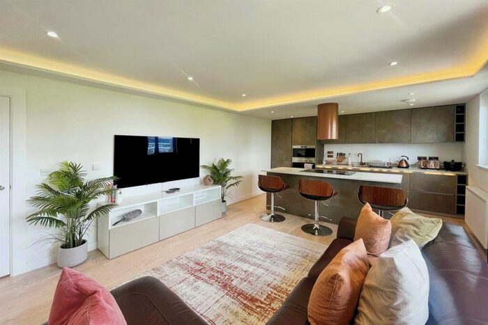 1 Bedroom Flat To Rent In Athenaeum Apartments, RM17