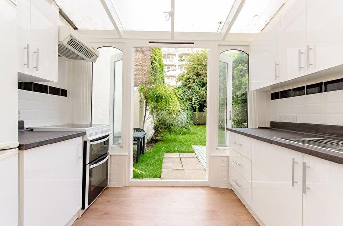 4 Bedroom Flat For Sale In Swinton Street, King's Cross, London, WC1X