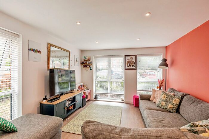 2 Bedroom Flat For Sale In Colliery Close, Bristol, BS3