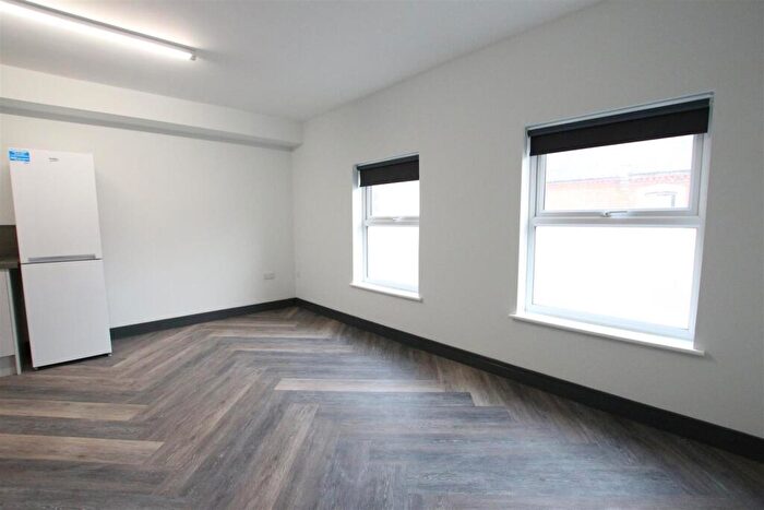 1 Bedroom Flat To Rent In Hazelwood Road, Northampton, NN1