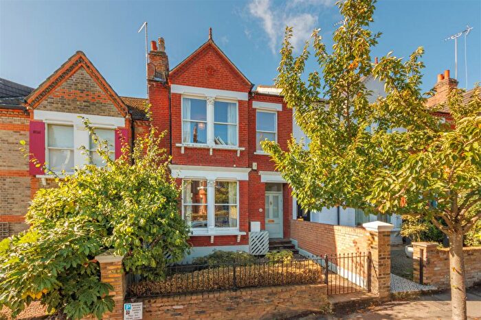 3 Bedroom House For Sale In Claremont Road, Highgate, London, N6