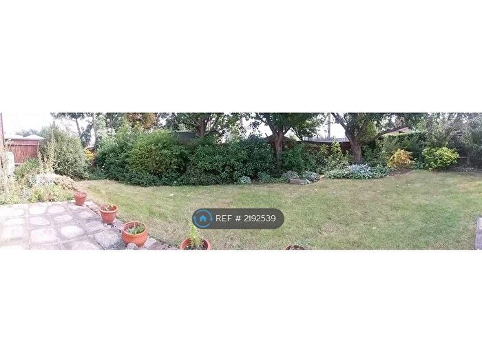 2 Bedroom Maisonette To Rent In Mapleton Close, Bromley, BR2