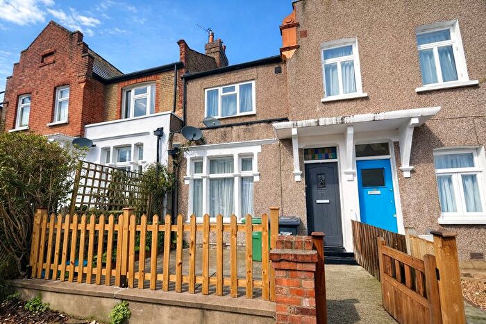 2 Bedroom Flat For Sale In Algiers Road, London, SE13