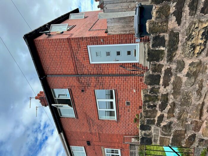 3 Bedroom Semi-Detached House To Rent In Pontefract Road, Barnsley, S71