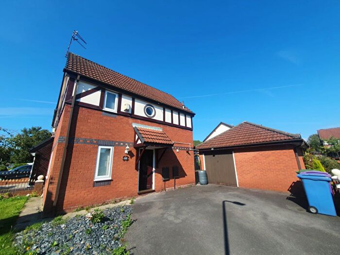 3 Bedroom Semi-Detached House To Rent In Kinmel Close, Liverpool, L4