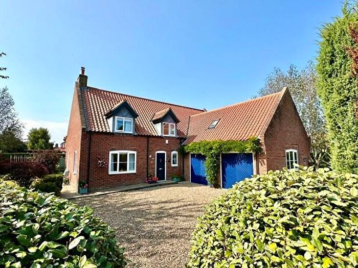 4 Bedroom Detached House For Sale In Cross Street, Great Hatfield, Hull, HU11