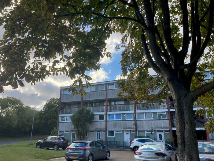 3 Bedroom Maisonette To Rent In Craylands, Basildon, SS14