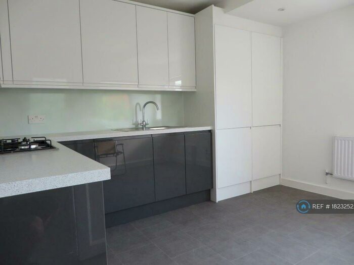 2 Bedroom Semi-Detached House To Rent In Priory Road, Reigate, RH2