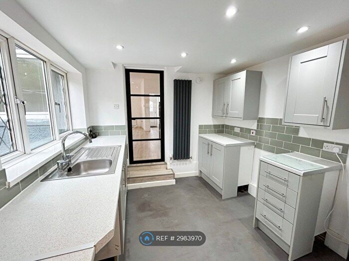 3 Bedroom Terraced House To Rent In Agincourt St, Newport, NP20