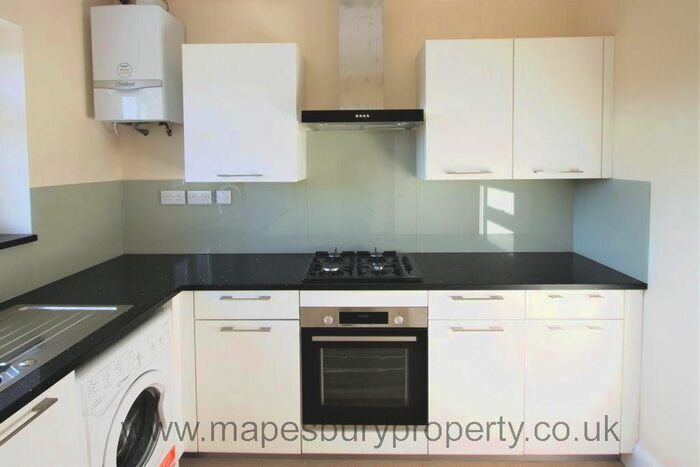 2 Bedroom Flat To Rent In Prout Grove, Neasden NW10