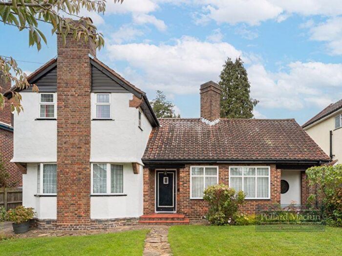 3 Bedroom Detached House For Sale In Purley Downs Road, Sanderstead, CR2