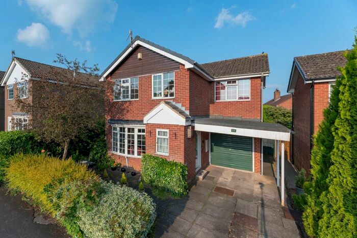 4 Bedroom Detached House For Sale In Throstle Nest Close, Otley, LS21