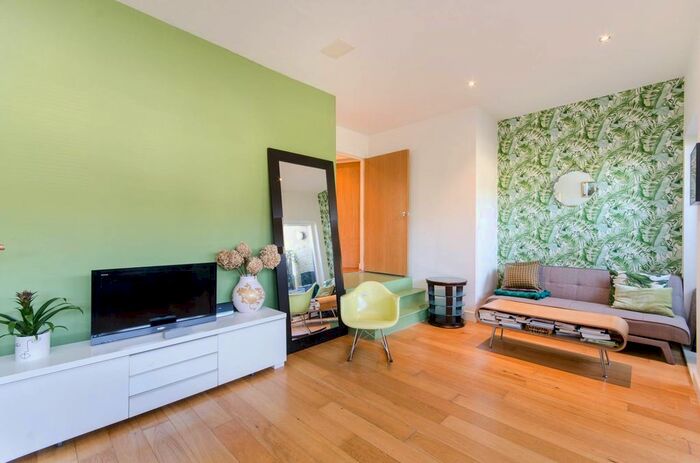 2 Bedroom Flat To Rent In Kilburn Lane, Kensal Rise, London, W10