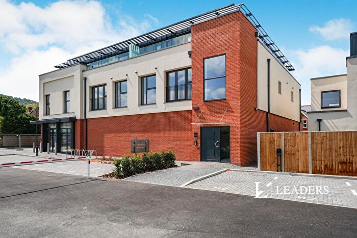 2 Bedroom Flat To Rent In Leckhampton Road, GL53