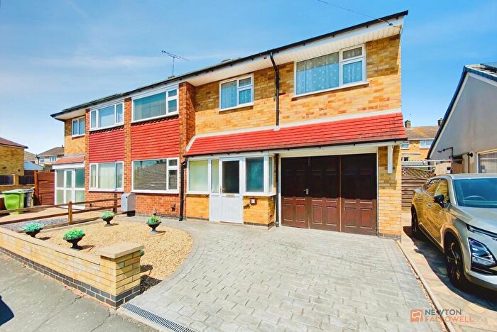 5 Bedroom Semi-Detached House For Sale In Dovedale Road, Thurmaston, LE4
