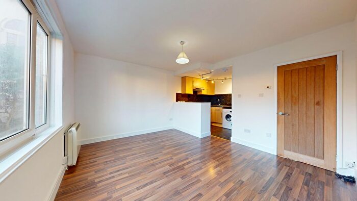 1 Bedroom Flat To Rent In Wingate Road, London, W6