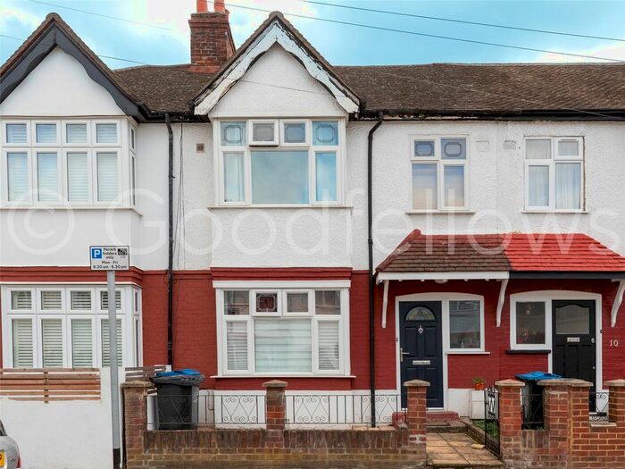 3 Bedroom Detached House To Rent In Stanley Road, Mitcham, Surrey, CR4