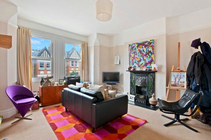 2 Bedroom Flat To Rent In Uplands Road, London, N8
