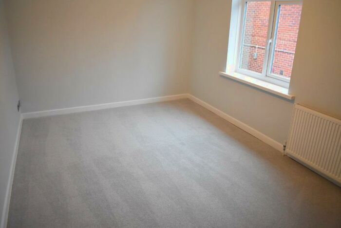 2 Bedroom Flat To Rent In Havant Road, Drayton, Portsmouth, PO6