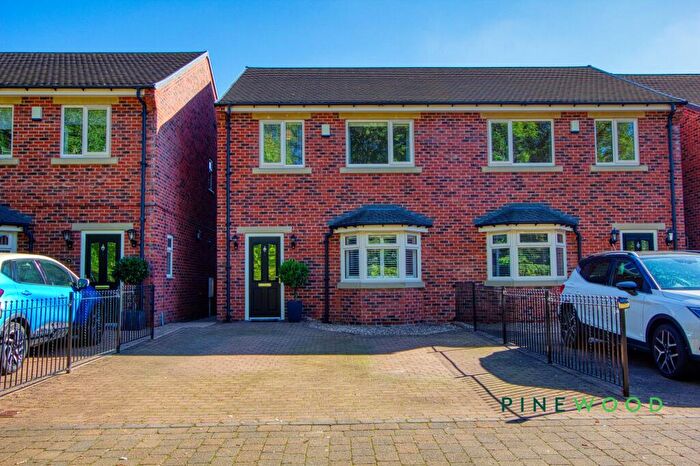 3 Bedroom Semi-Detached House For Sale In The Siding, Clowne, S43