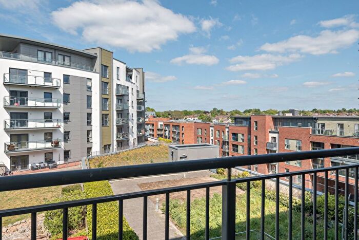 1 Bedroom Flat For Sale In John Thornycroft Road, Woolston, Hampshire, SO19