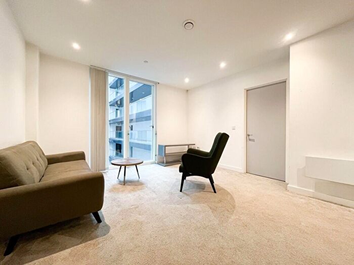 2 Bedroom Apartment To Rent In Tib Street, Manchester, Greater Manchester, M4