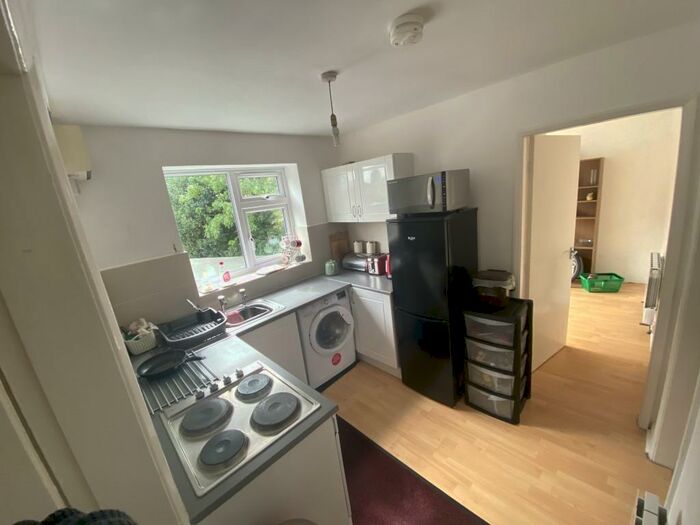 2 Bedroom Flat To Rent In Norwood, Beverley, Hull, HU17