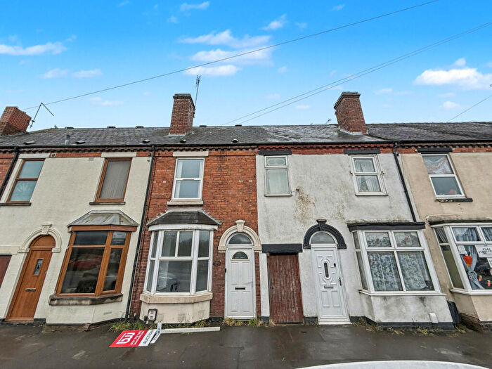 2 Bedroom Terraced House For Sale In Cinder Bank, Dudley, DY2
