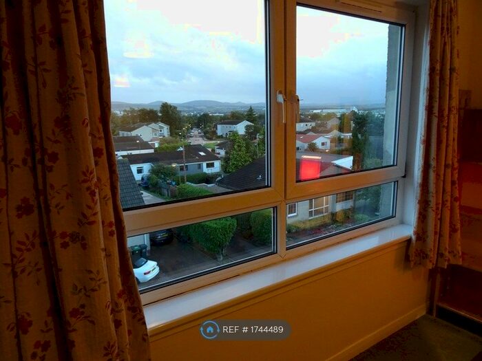 2 Bedroom Flat To Rent In North Gyle Loan, Edinburgh, EH12