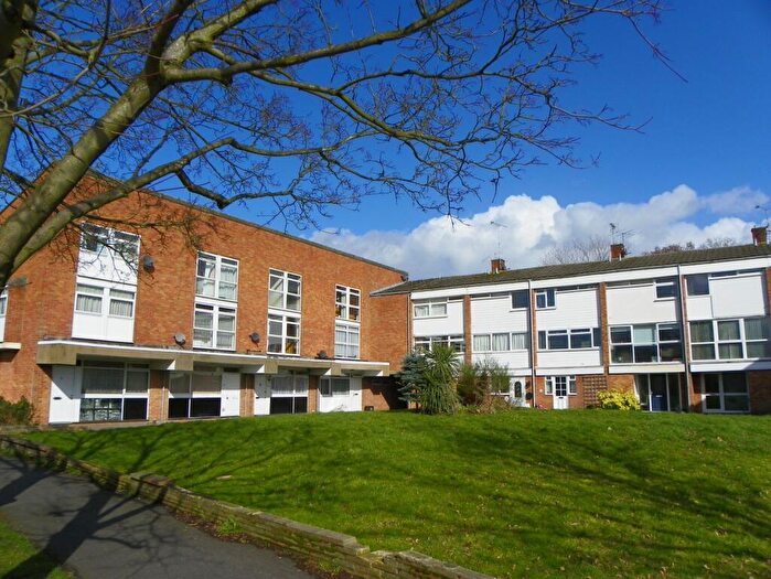 Apartment To Rent In Colleton Drive, Twyford, Reading, Berkshire, RG10