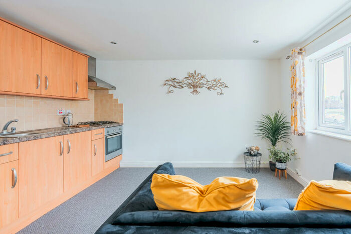 1 Bedroom Flat For Sale In Springfield Avenue, Shirehampton, Bristol, BS11