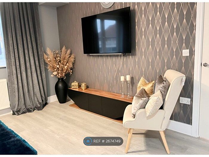 1 Bedroom Flat To Rent In Avebury Boulevard, Milton Keynes, MK9