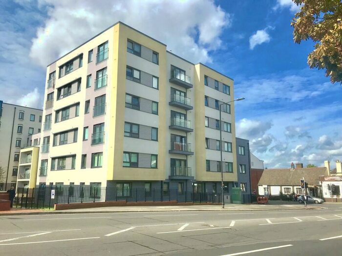 1 Bedroom Flat To Rent In Stoke Road, Slough, SL2