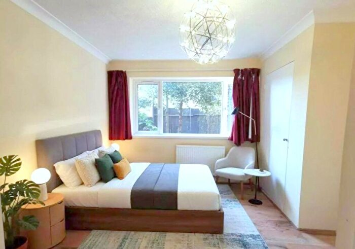 1 Bedroom Flat To Rent In Temple Fortune Lane Hampstead Garden Suburb, NW11