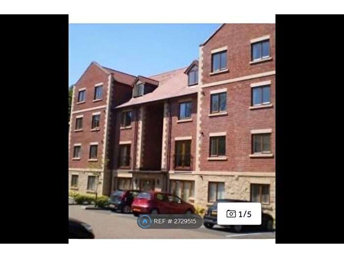 2 Bedroom Flat To Rent In Balmoral House, Nottingham, NG5